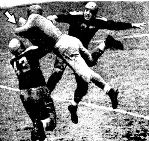 Leemans Catches Danowski's Pass